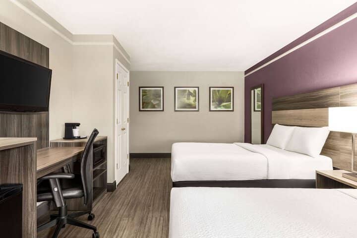 Room 10 of 39