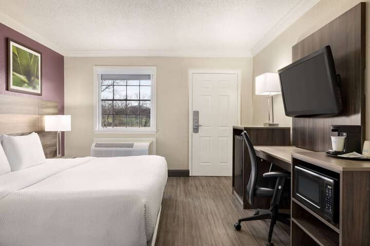 Room 16 of 39