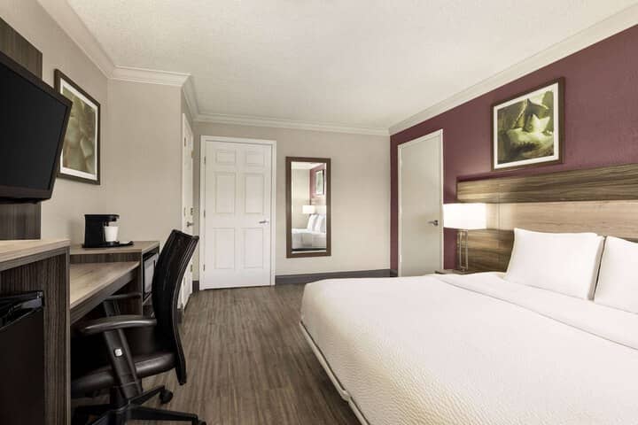 Room 14 of 39