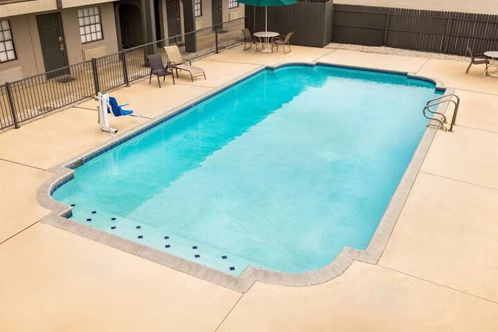 Pool 30 of 39